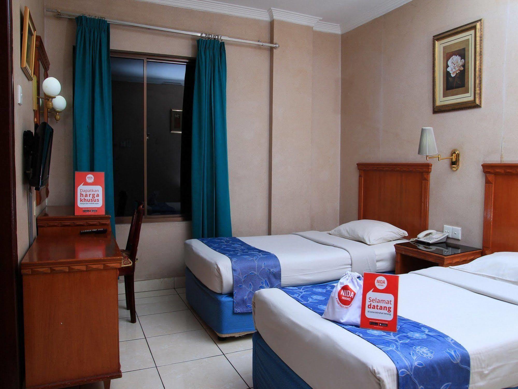 Antares Hotel Medan Exterior foto